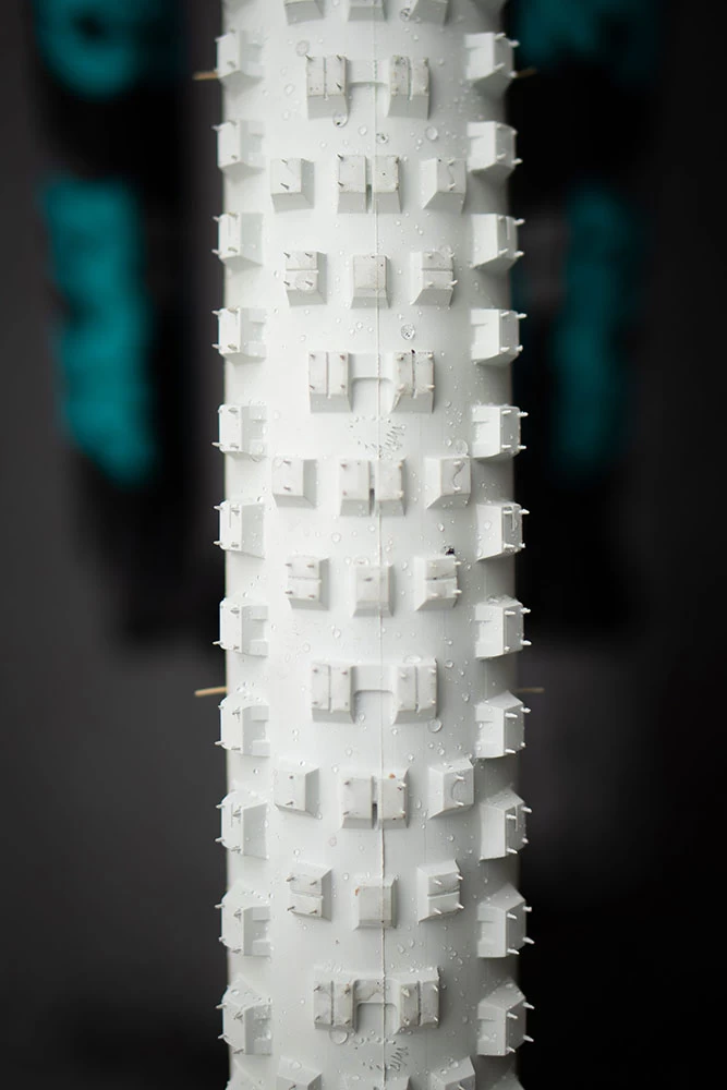 Onza Porcupine TRC 29x2.40 White Edition Faltreifen 4 Onza Porcupine TRC 29x2.40 White Edition Faltreifen – Bild 2